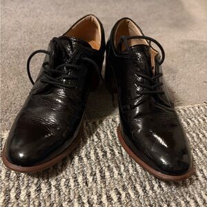 Sofft Black Patent Leather women’s Oxfords